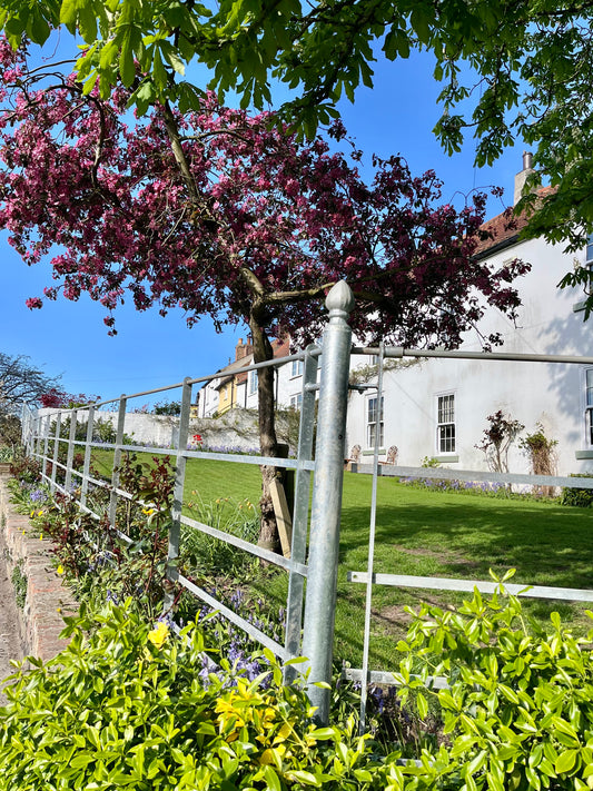 Adjustable Corner Posts